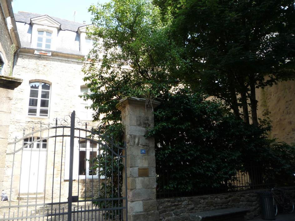 Appartement De Charme Coeur Historique Parking Prive 반느 객실 사진